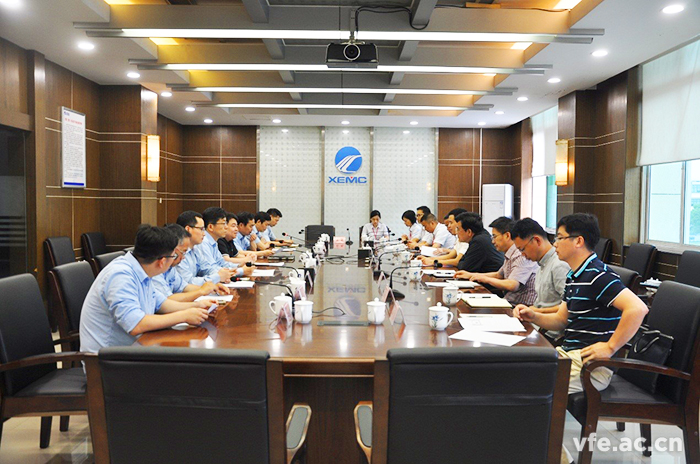 三方就協(xié)同創(chuàng)新展開討論，并達(dá)成合作協(xié)議